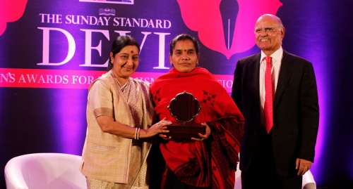 Durha Bai receives award for using art to tell stories